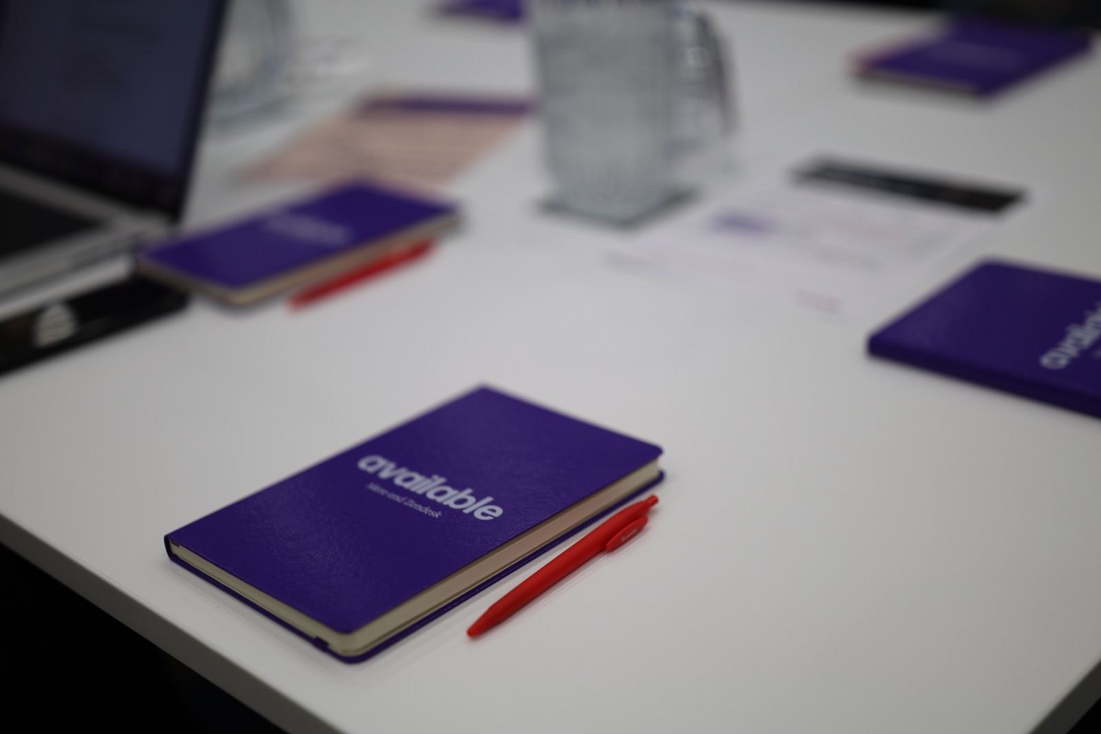 Available-notesbog i detalje